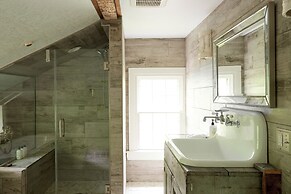 Ulster County Farmhouse Near Waterfalls & Winery!