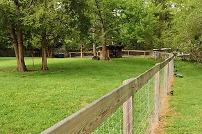 Ulster County Farmhouse Near Waterfalls & Winery!