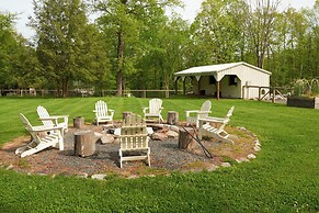 Ulster County Farmhouse Near Waterfalls & Winery!