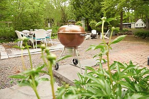 Ulster County Farmhouse Near Waterfalls & Winery!