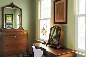 Ulster County Farmhouse Near Waterfalls & Winery!