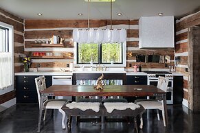 Eclectic Ulster County Cabin w/ Private Hot Tub