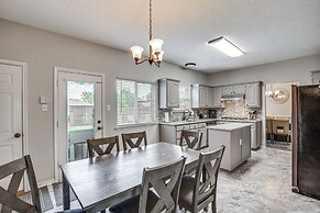 Pet-friendly Allen Home ~ 30 Mi to Dallas!