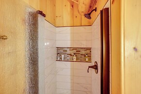 Private Hot Tub: Hudson Valley Cabin Retreat!