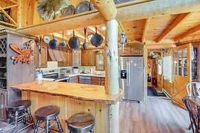 Private Hot Tub: Hudson Valley Cabin Retreat!