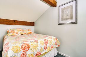 Resort Condo w/ Loft: 1 Mi to Attitash Mountain!