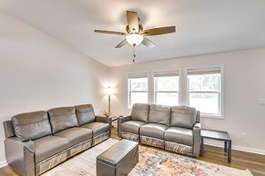 2 Mi to Lake Michigan: Pet-friendly Sawyer Apt
