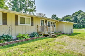 2 Mi to Lake Michigan: Pet-friendly Sawyer Apt