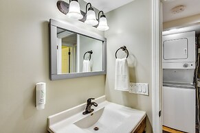 2 Mi to Lake Michigan: Pet-friendly Sawyer Apt