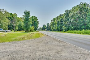 2 Mi to Lake Michigan: Pet-friendly Sawyer Apt