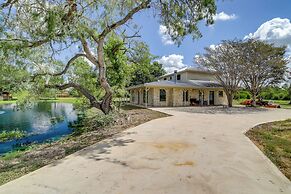 11 Mi to Golf: Home w/ Fishing Pond in Hempstead