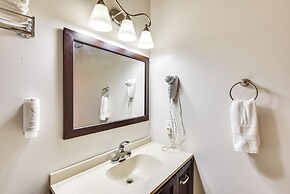 Cozy Couples Getaway < 2 Mi to Lake Michigan!