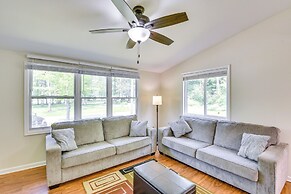 2 Mi to Warren Dunes: Sawyer Apartment w/ Deck!