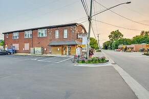3 Mi to Lake Michigan: Pet-friendly Apt in Sawyer