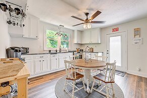 Cabin w/ Fire Pit - 7 Mi to Downtown Carrollton!