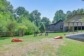 Cabin w/ Fire Pit - 7 Mi to Downtown Carrollton!