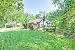 Cabin w/ Fire Pit - 7 Mi to Downtown Carrollton!