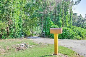 Cabin w/ Fire Pit - 7 Mi to Downtown Carrollton!