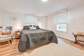 Cabin w/ Fire Pit - 7 Mi to Downtown Carrollton!