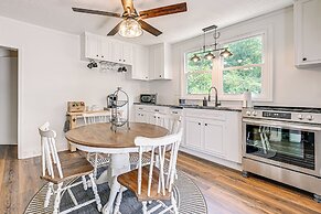 Cabin w/ Fire Pit - 7 Mi to Downtown Carrollton!