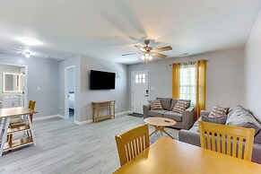 Bright & Pet-friendly Duplex in Bolivia w/ Patio!