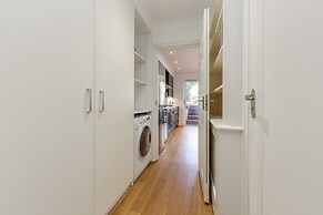 Charming Hampstead Retreat with Patio