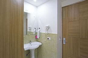 Hotel Decent Suites - Delhi Airport
