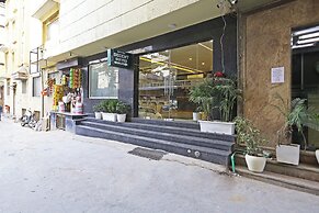 Hotel Decent Suites - Delhi Airport
