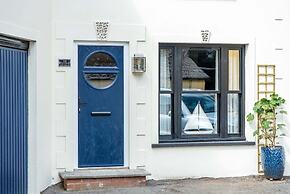 The Cottage - 2 Bedroom Cottage - Tenby