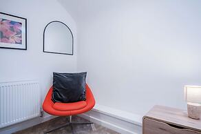 The Cottage - 2 Bedroom Cottage - Tenby