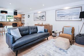 The Cottage - 2 Bedroom Cottage - Tenby