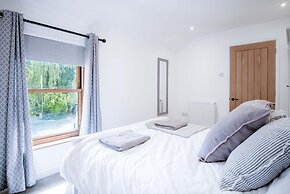 The Cottage - 2 Bedroom Cottage - Tenby