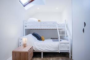 The Cottage - 2 Bedroom Cottage - Tenby