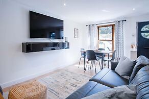 The Cottage - 2 Bedroom Cottage - Tenby