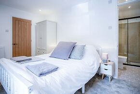 The Cottage - 2 Bedroom Cottage - Tenby