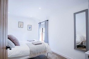 The Cottage - 2 Bedroom Cottage - Tenby