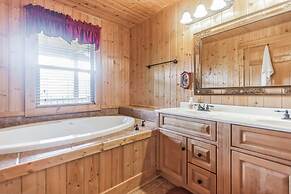 Cozy Mountain Retreat W/ Scenic Views 3 Bedroom Home by RedAwning