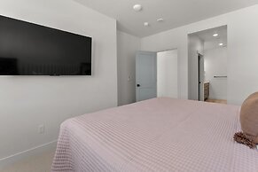 The Lagoon Neighbor 3 Bedroom Condo