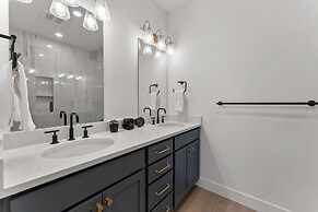 The Lagoon Neighbor 3 Bedroom Condo