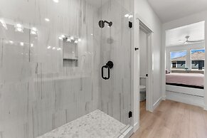 The Lagoon Neighbor 3 Bedroom Condo