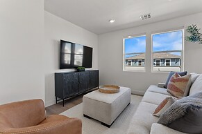 The Lagoon Neighbor 3 Bedroom Condo