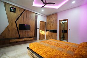 Amritam Palace A Luxury AC Home Stay