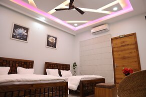 Amritam Palace A Luxury AC Home Stay