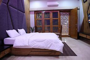 Amritam Palace A Luxury AC Home Stay
