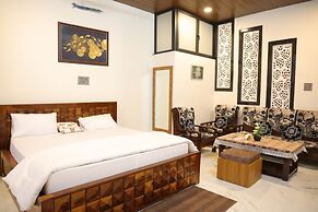 Amritam Palace A Luxury AC Home Stay