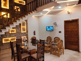 Amritam Palace A Luxury AC Home Stay