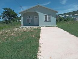 Tropical Oasis Retreat in Discovery Bay