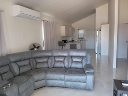 Tropical Oasis Retreat in Discovery Bay