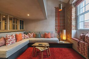 Shirehall Apartments