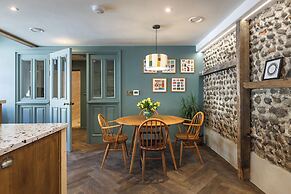 Shirehall Apartments